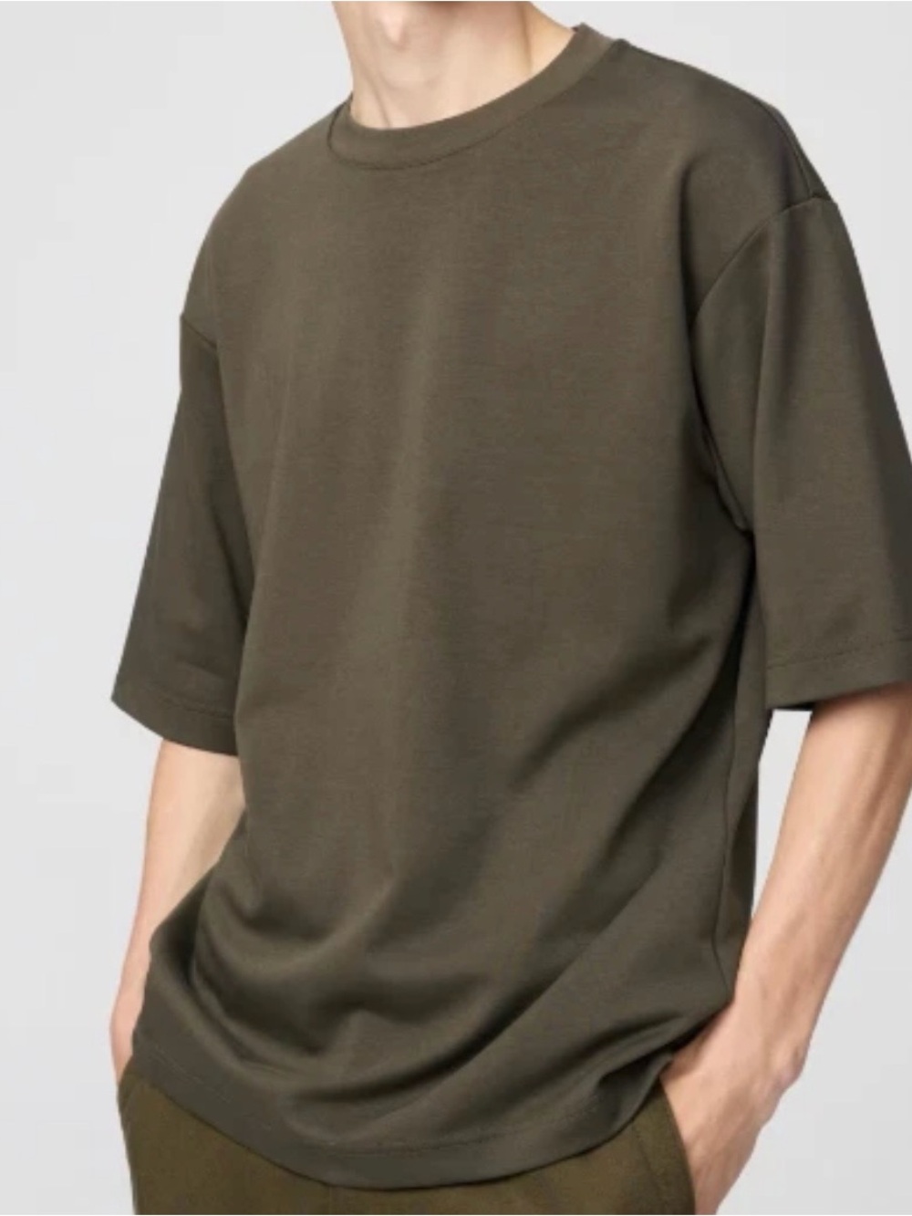 Uniqlo AIRism Cotton Oversized T-Shirt with Half-Sleeve